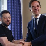 Le président ukrainien a salué une décision "historique". "Il s'agit d'une nouvelle étape vers le renforcement du bouclier aérien de l'Ukraine", a déclaré M. Zelensky.